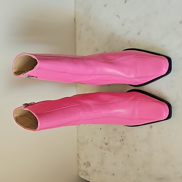 L'INTERVALLE - Barbie pink buttery soft leather ankle boots - Picture 3 of 9